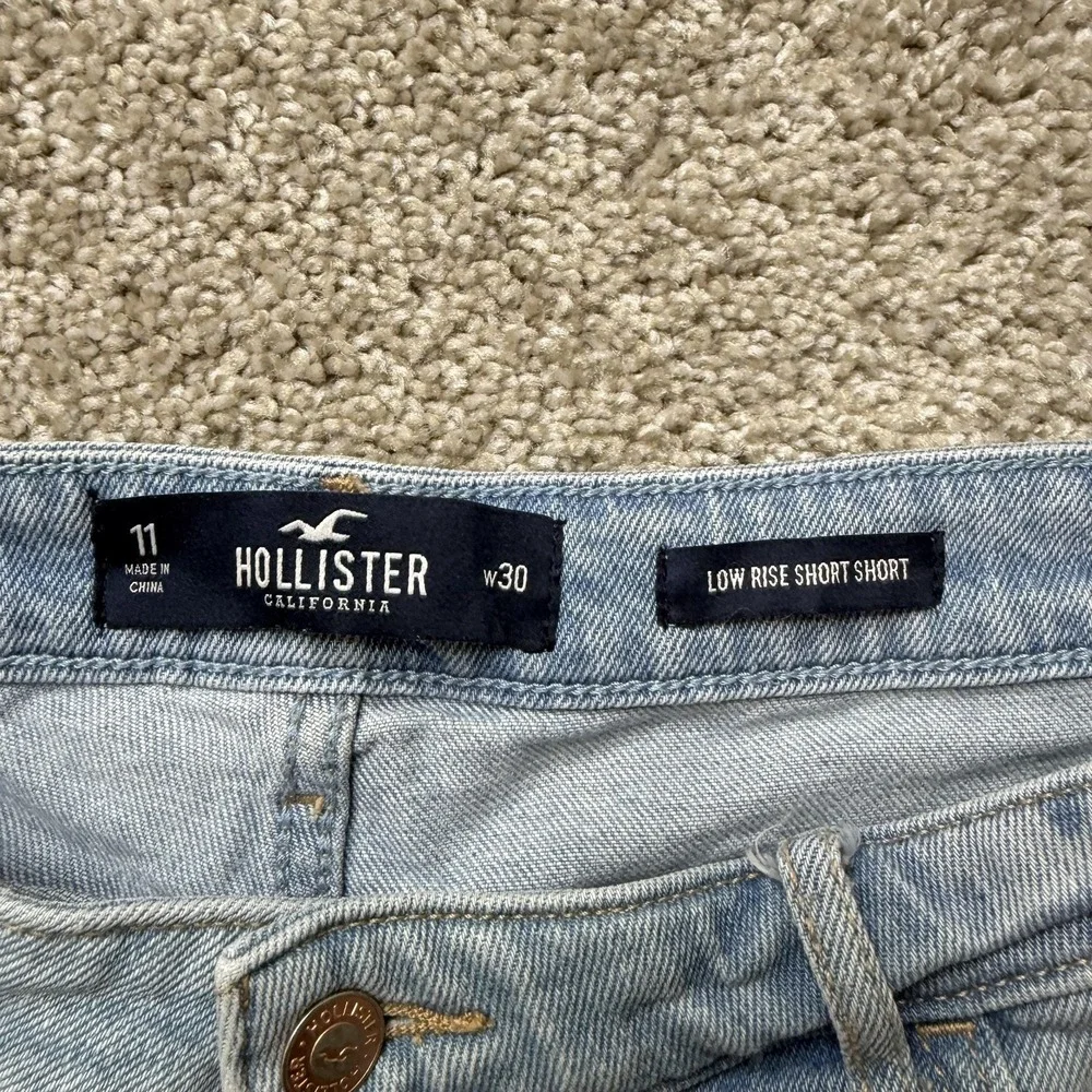 Hollister Shorts 11 W30 Blue Denim Low Rise Cutoff Floral Embroidered